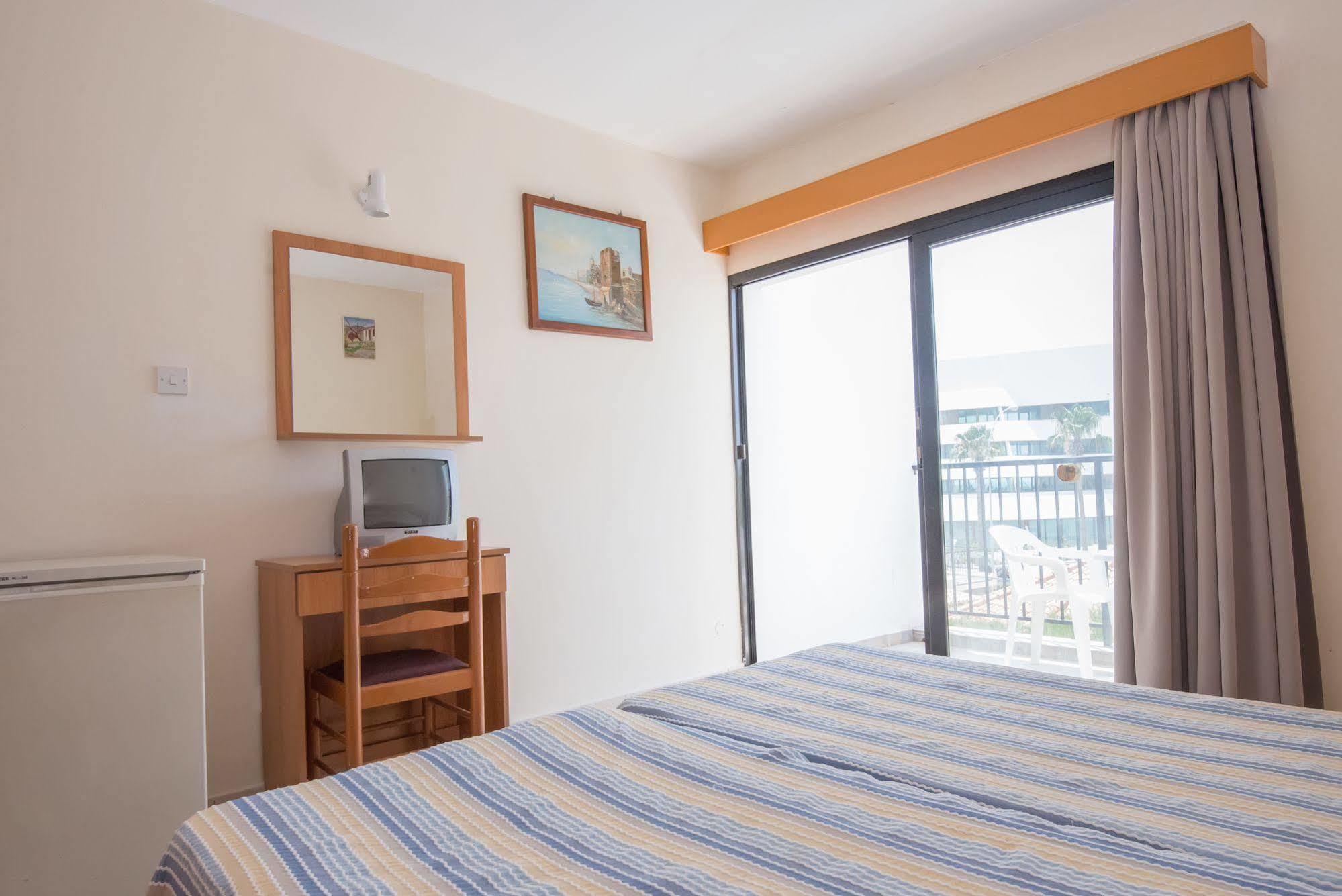 Kkaras Hotel 3 Star Ayia Napa Esterno foto