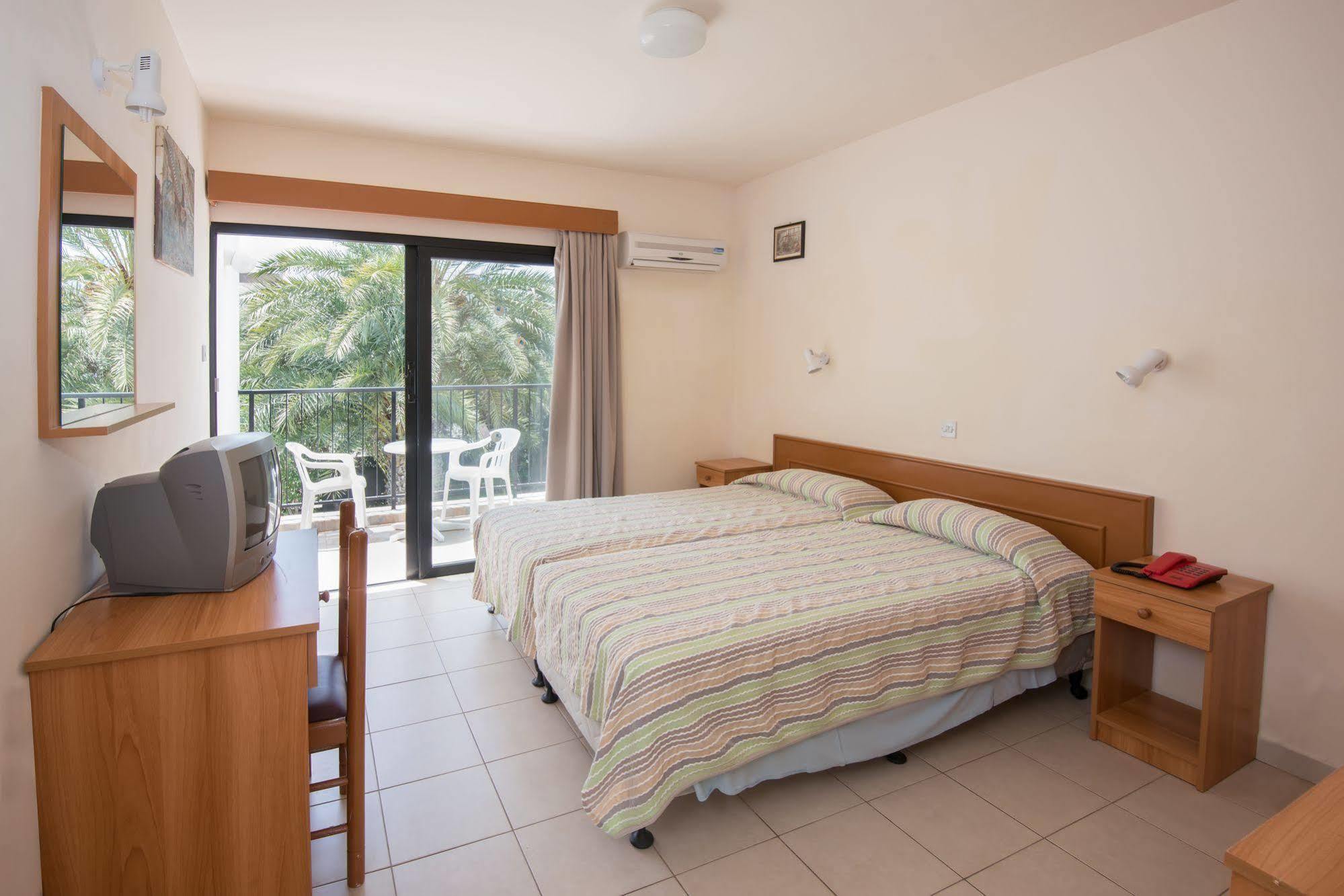 Kkaras Hotel 3 Star Ayia Napa Esterno foto