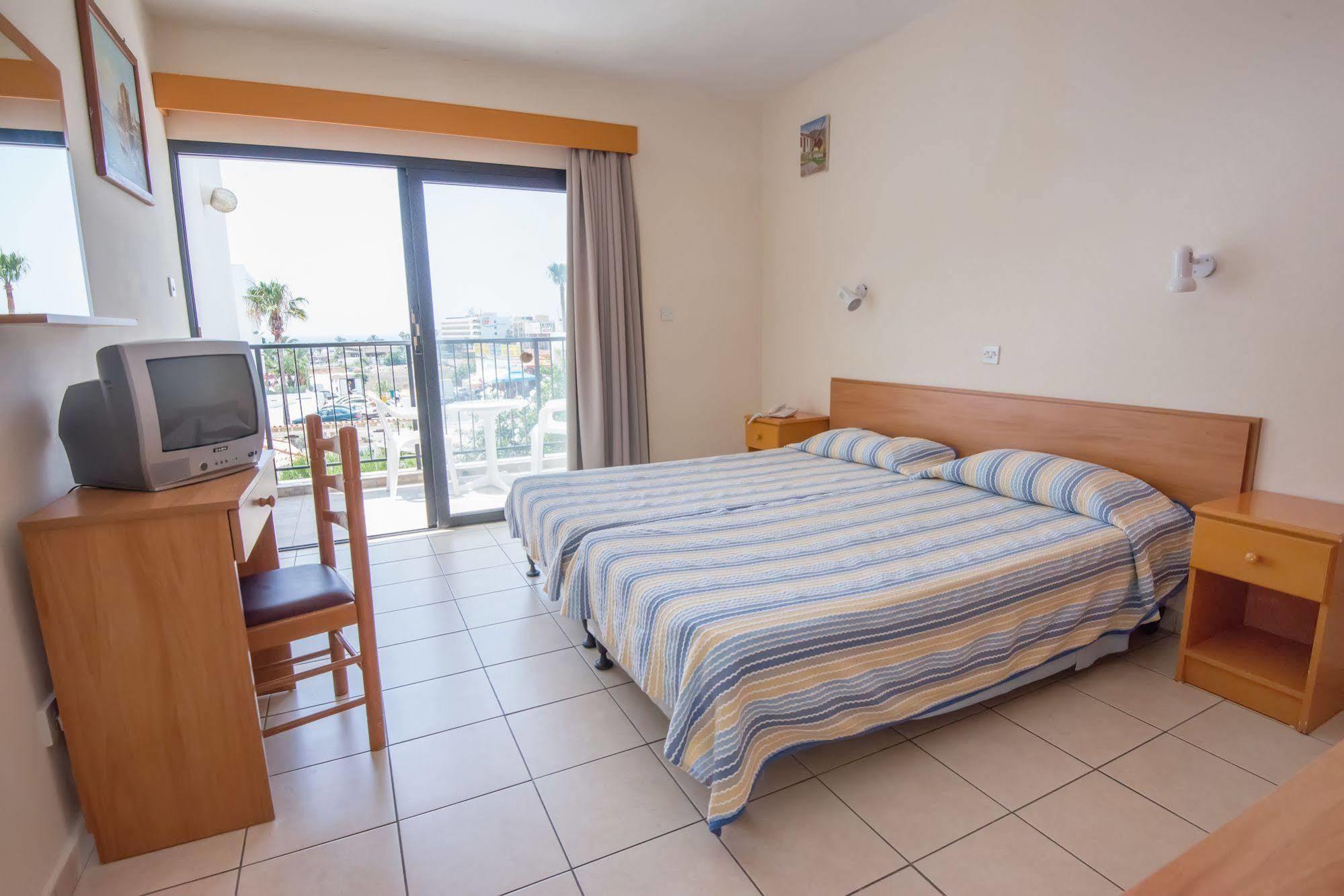 Kkaras Hotel 3 Star Ayia Napa Esterno foto